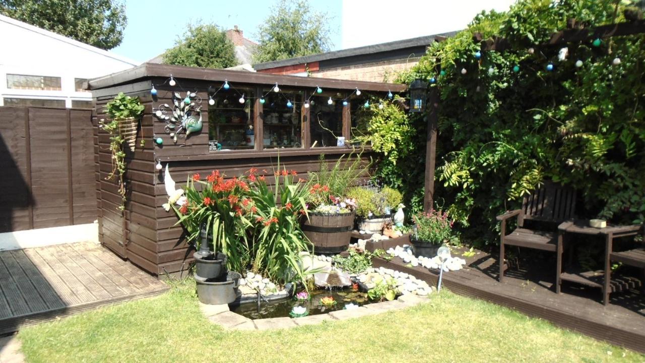 Tea In Liverpool - Private - Quiet - Ground Floor - En-Suite - Walk-In-Shower Esterno foto
