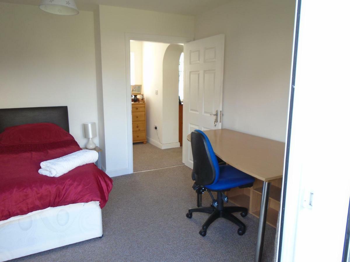 Tea In Liverpool - Private - Quiet - Ground Floor - En-Suite - Walk-In-Shower Esterno foto
