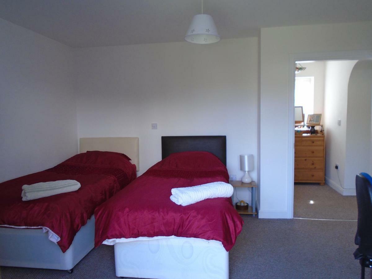 Tea In Liverpool - Private - Quiet - Ground Floor - En-Suite - Walk-In-Shower Esterno foto