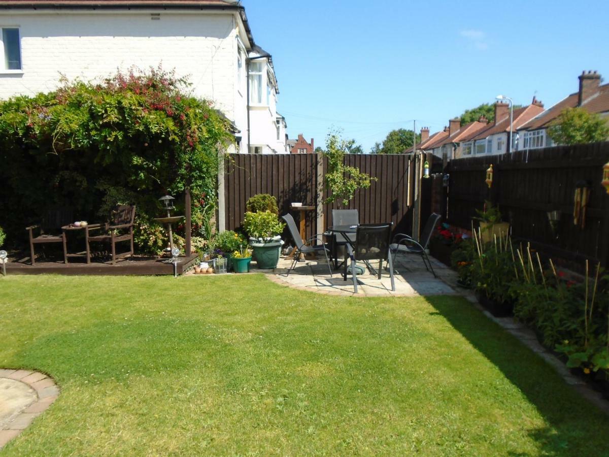 Tea In Liverpool - Private - Quiet - Ground Floor - En-Suite - Walk-In-Shower Esterno foto