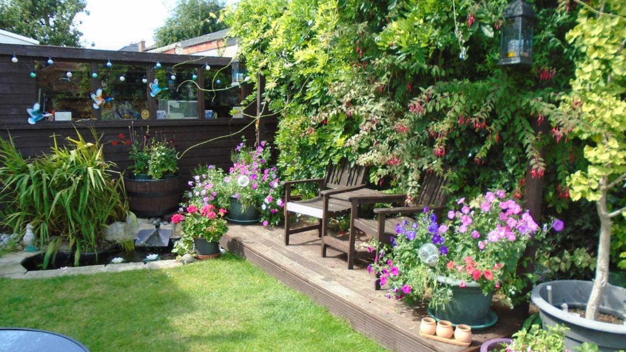 Tea In Liverpool - Private - Quiet - Ground Floor - En-Suite - Walk-In-Shower Esterno foto